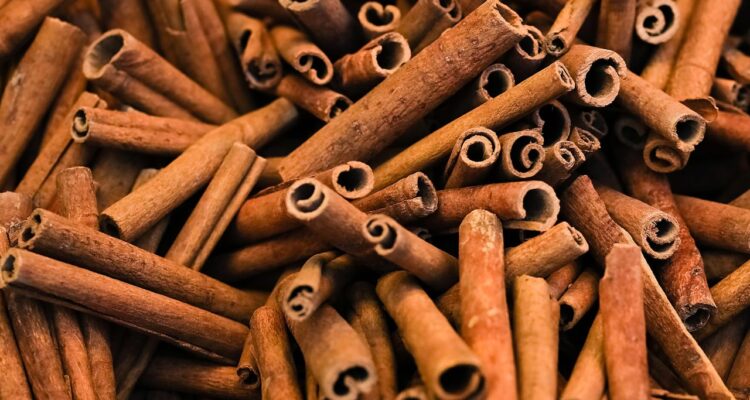 O Spray de Canela Que Salvou Minha Orquídea Remédios Caseiros Para Folhas Amareladas