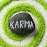 Seu Bonsai e o Karma O que o Cuidado com a sua Árvore Revela sobre a sua Vida (e Ansiedade)